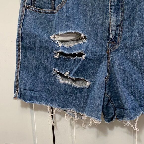 BDG High Rise Distressed Jean Shorts size 32 - Picture 2 of 7